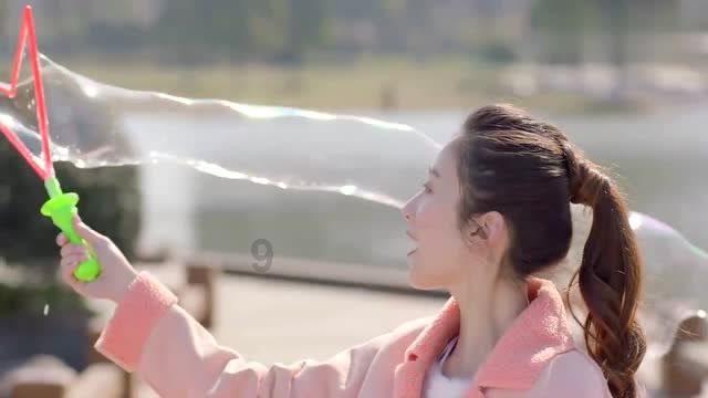 星二代出身，30岁之前的马思纯活得像个童话