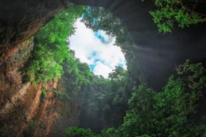 宝马5系后排座椅能打开到后仓吗？游戏画面